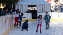 Imagen de Fiesta de la Nieve: la pista de patinaje y las colectividades, los grandes atractivos