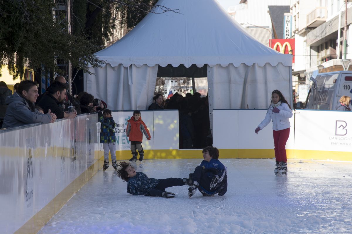 La pista de patinaje sobre hielo volverá a estar presente en la edición 2021 de la Fiesta Nacional de la Nieve. Foto Archivo