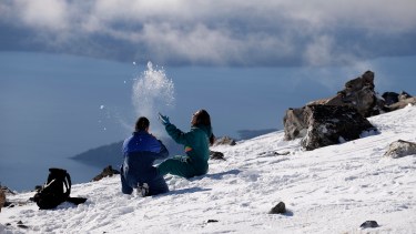 La ladera Norte del cerro Catedral es la primera que se habilita este domingo de elecciones. (Archivo)