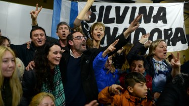 La senadora y candidata a la reelección, Silvina García Larraburu festejó en Bariloche. Foto: Alfredo Leiva