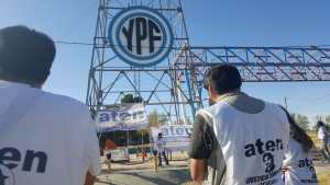 Maestros piden a Gutiérrez el pago del bono de $5000