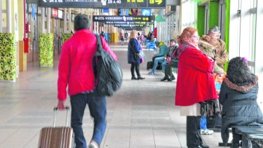 La estación tiene unos 60 empleados que se reparten entre atención al público y funcionamiento del predio y las instalaciones. Foto: Yamil Regules. 