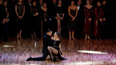 Estefanía Gómez y Fernando Rodríguez, los nuevos campeones del mundo. (Foto: AP)