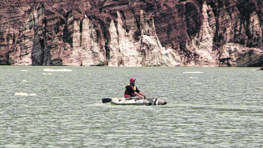 “E frente del glaciar retrocedió 100 metros”, sostiene el barilochenseque forma parte del Laboratorio de Limnología.