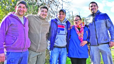 Patricio Torres, Daniel Salomón, Wilson Dupré, Leticia Neri (esposa de Mario) y Rubén Ferreyra. Veinte años no es nada... 