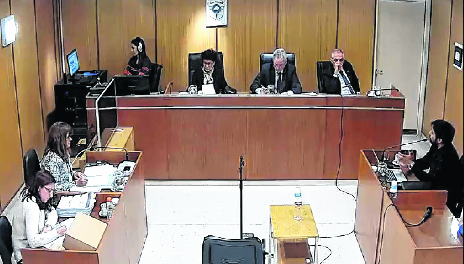 El tribunal integrado por los jueces Stadler, García y Sanchez Freytes.