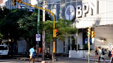 Para los trámites en el Estado provincial se deben pagar las tasas en el BPN (Archivo)