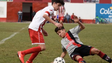 En otra demostración de la ironía del sistema de descensos, la Sexta del Rojo salió campeona. (Foto: Juan Thomes)
