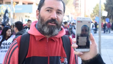 Diego Mauro, ddirigente del FOL, explicó que la consigna de la protesta es "Macri la deuda es con el pueblo, no con el FMI". (Archivo Juan Thomes).-