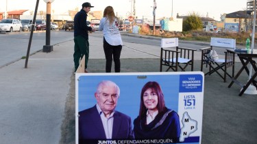 Los candidatos del MPN corren en desventaja porque tienen boleta sin nómina presidencial. Foto Juan Thomes