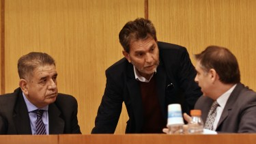 Los abogados de los imputados minutos antes de comenzar la formulación de cargos. 