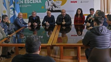 El Ejecutivo municipal se reunió con representantes de la firma, taxistas y el fiscal Vignaroli.