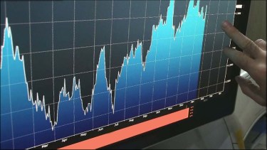 Sube el dólar mayorista y el riesgo país toca los 2.400 puntos tras el «default selectivo»