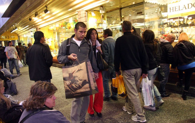 Los comercios de bariloche podrán adherir a la hora inclusiva para personas del espectro autista. Archivo