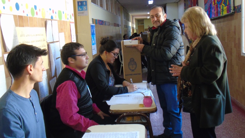 El diputado provincial y candidato a diputado nacional Raúl Godoy también emitió su voto a la mañana.