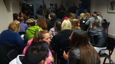 El MPN espera los resultados provisorios en la sede de la Junta Electoral. (Yamil Regules).-