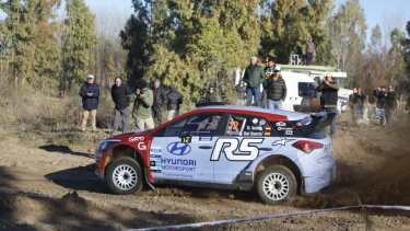 El invitado español, Daniel Sordo, sigue luciéndose en lo que va de la prueba - Foto: Juan Thomes. 