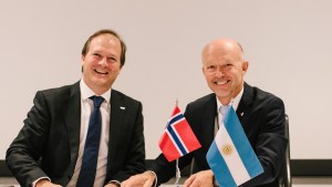 YPF extiende vínculos con Equinor en el offshore