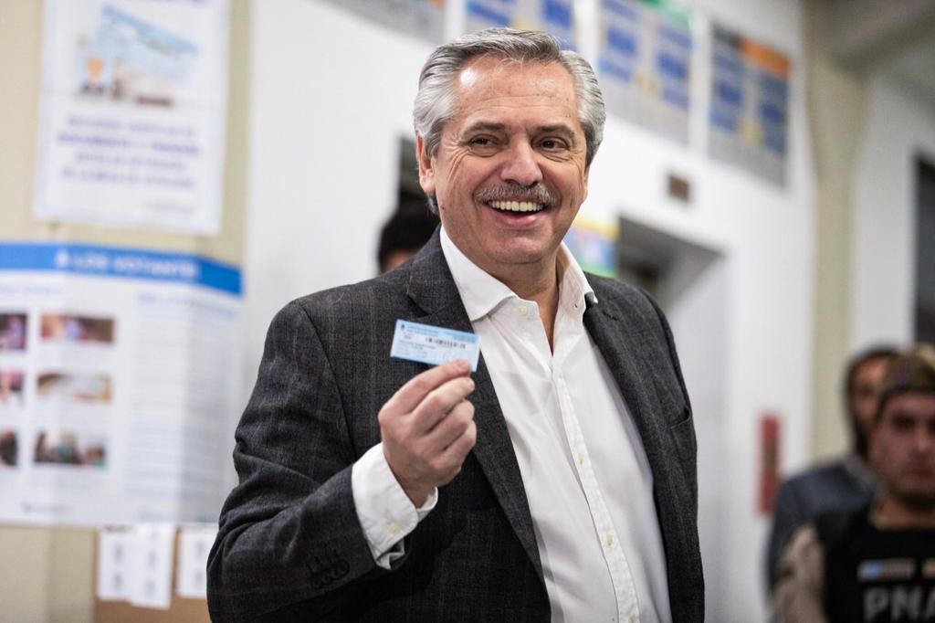 PASO 2019: Alberto Fernández supera a Mauricio Macri por 15 puntos