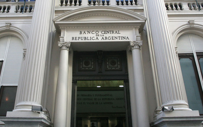 El Banco Central ha incorporado medidas en el último tiempo para frenar la sangría de dólares. (Foto: archivo)
