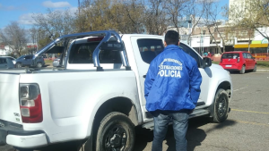 Mal negocio: permutó un auto de alta gama por una camioneta robada