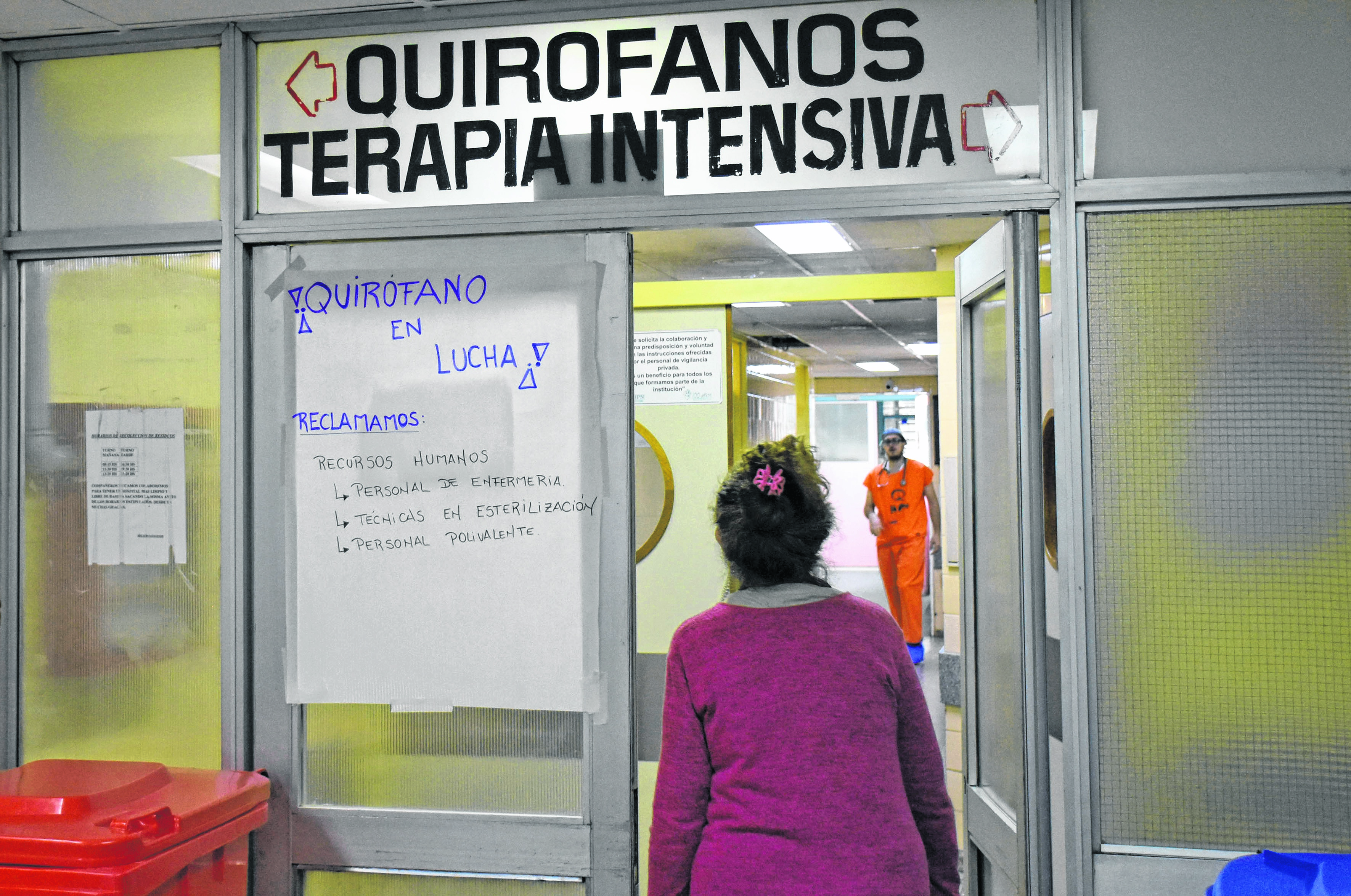 El niño fue internado en la terapia intensiva del hospital Castro Rendón. (Foto: Florencia Salto) 