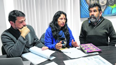 La familia Cárdena denuncia que la empresa irrumpió en su terreno de manera violenta.