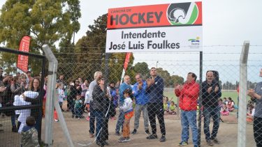 La cancha de hockey de Viedma lleva el nombre del intendente Foulkes