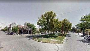 Arrancó sin mirar y lo chocó una moto: deberá pagar más de 150 mil pesos