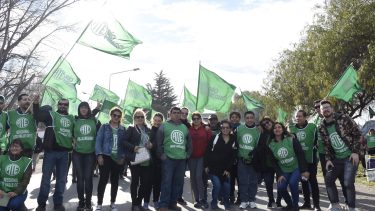 Cinco horas de interrupción del puente para oponerse a Macri