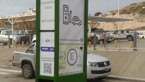 Inauguran el primer cargador de autos eléctricos de Neuquén