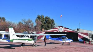 Clases en el aire para formar  a los pilotos en el aeroclub de Allen
