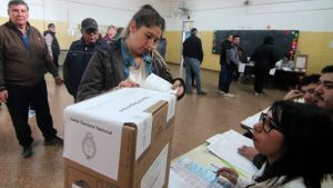 Mañana las escuelas que fueron centros de votación funcionarán normalmente