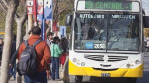 Así funcionarán los servicios en Neuquén por el feriado