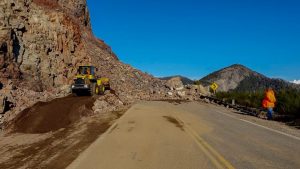 Villa La Angostura: así siguen las tareas de despeje sobre la Ruta 40