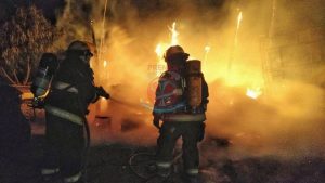 Dos incendios en la noche de Roca, con pocas horas de diferencia