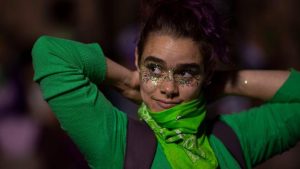 El feminismo invita a pensar y a revertir las miradas