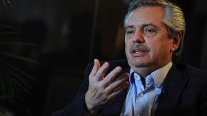 Alberto Fernández: «vamos a cuidar sus ahorros y sus depósitos en dólares»