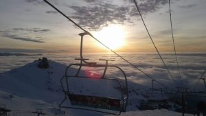Video: un mar de nubes en un amanecer de película en el cerro Catedral