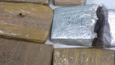 Roca: secuestran 11 kilos de marihuana, 1 de cocaína y hay cinco detenidos