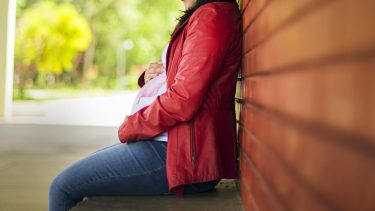 Cipolletti: La despidieron por estar embarazada, ahora le tienen que pagar 500 mil pesos