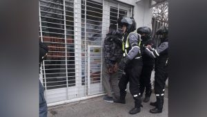 La policía detuvo a dos hombres tras una persecución a los tiros en Neuquén