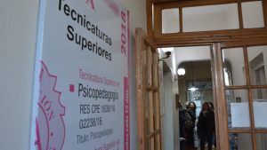 Innovadora metodología semipresencial para formar docentes del nivel medio