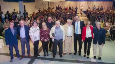 Con el reconocimiento a vecinos, comienzan los festejos por los 140 años de Roca