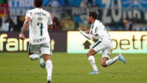 Mirá el terrible golazo de Scarpa en Gremio-Palmeiras