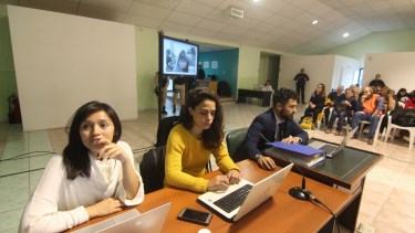 Natalia Hormázabal, Mariana Derni y Bruno Vadalá. 