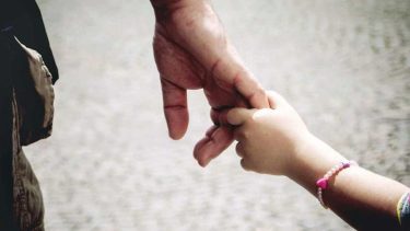 Buscan seis familias solidarias en Neuquén.