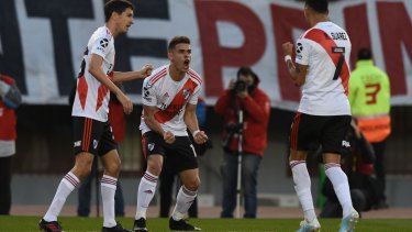 El colombiano festeja el gol que abrió el marcador. (Foto: @RiverPlate)