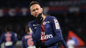 Neymar se debate entre Barcelona y Real Madrid