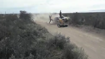Imagen de Video: el impresionante choque entre un auto y una moto en el rally de la Manzana